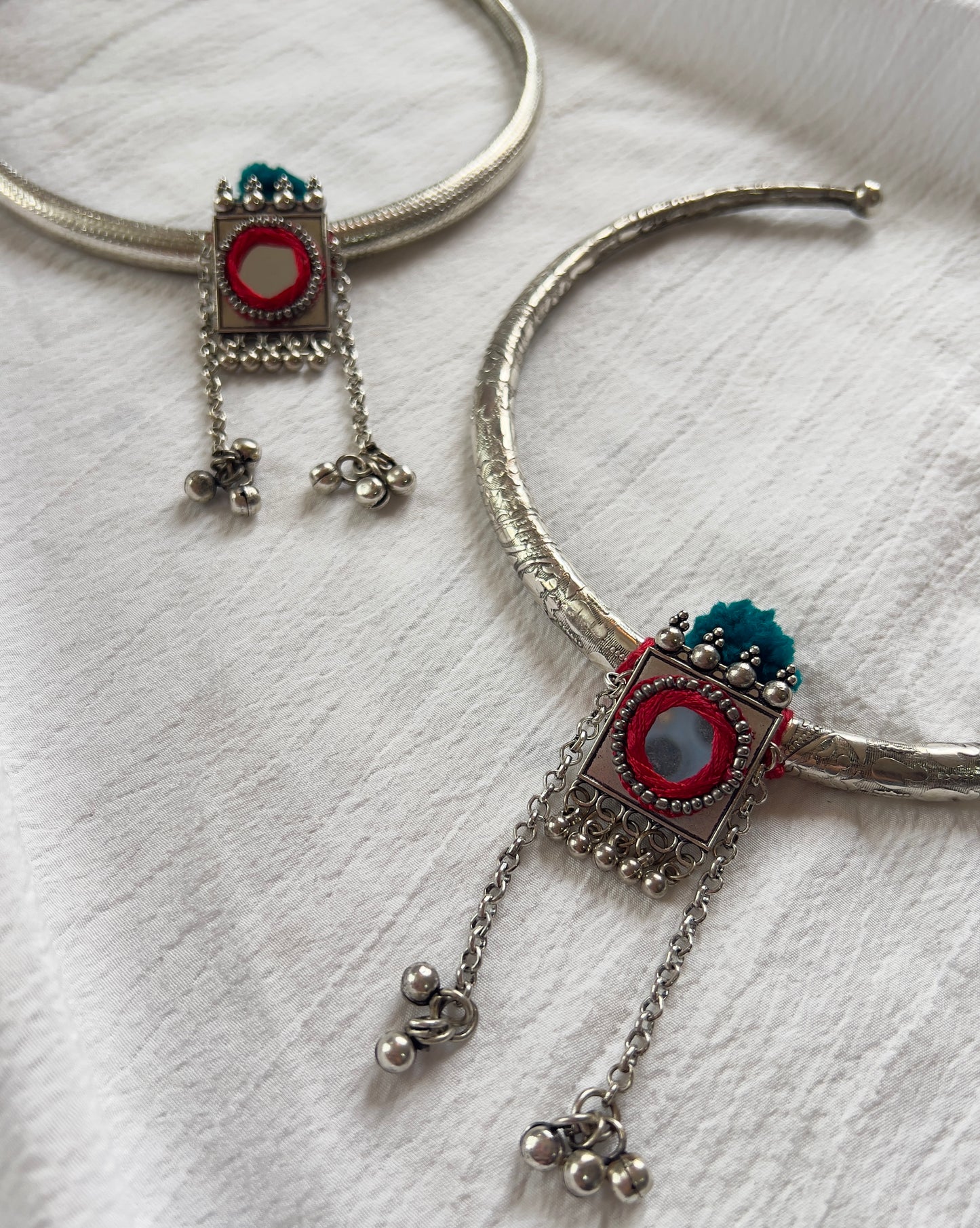 रुपहला Roop