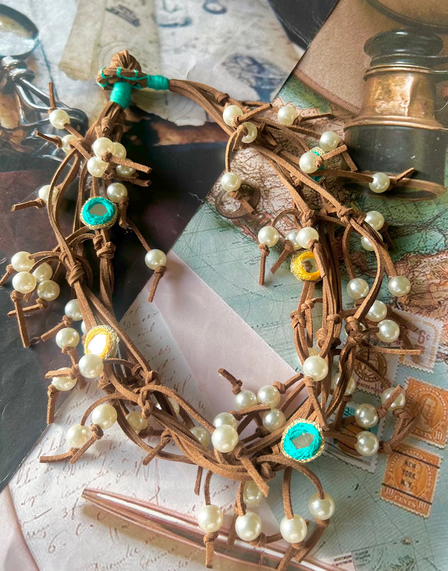 Pearl story Neckpiece