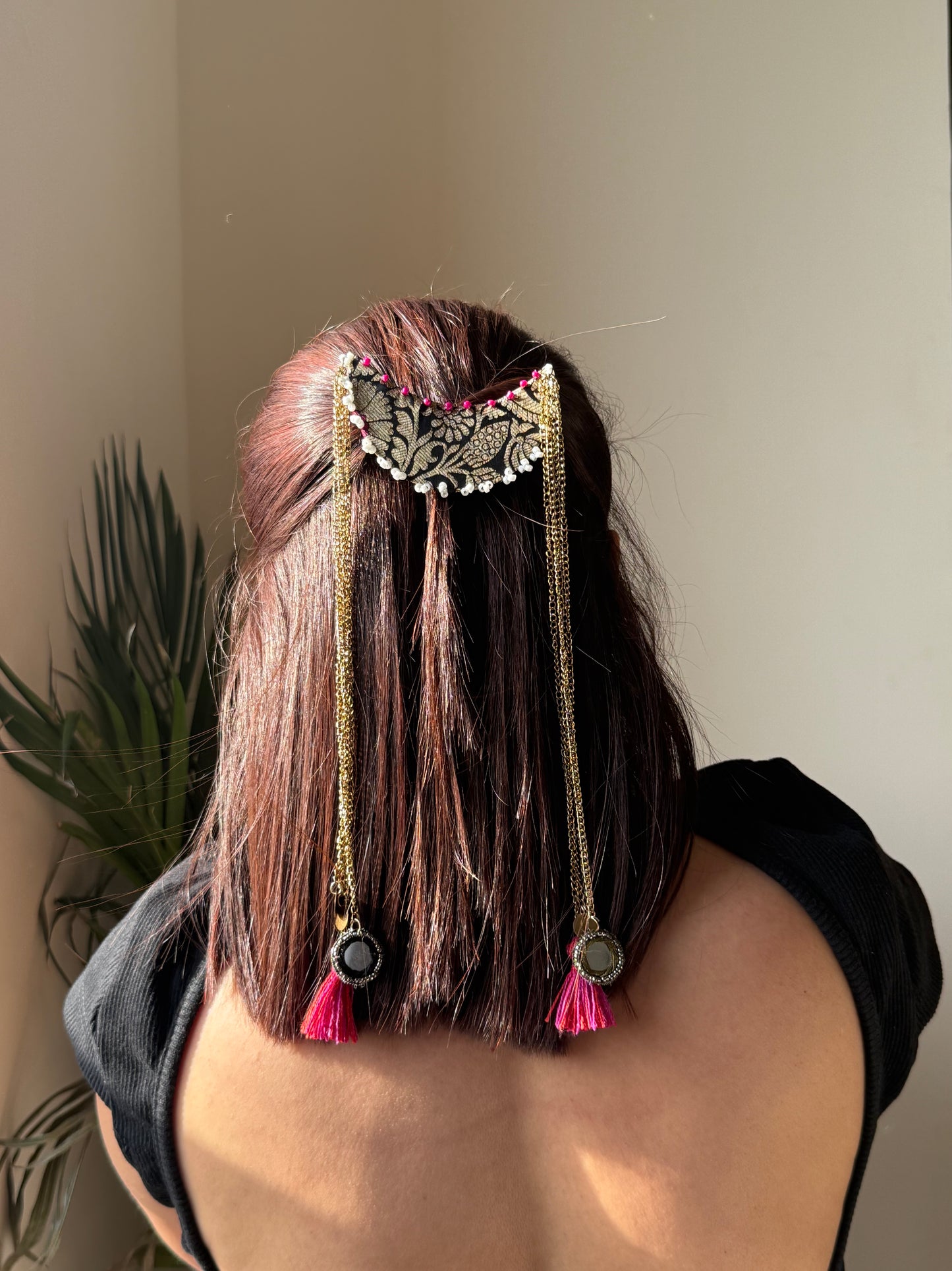 Black Moon Glow Clip