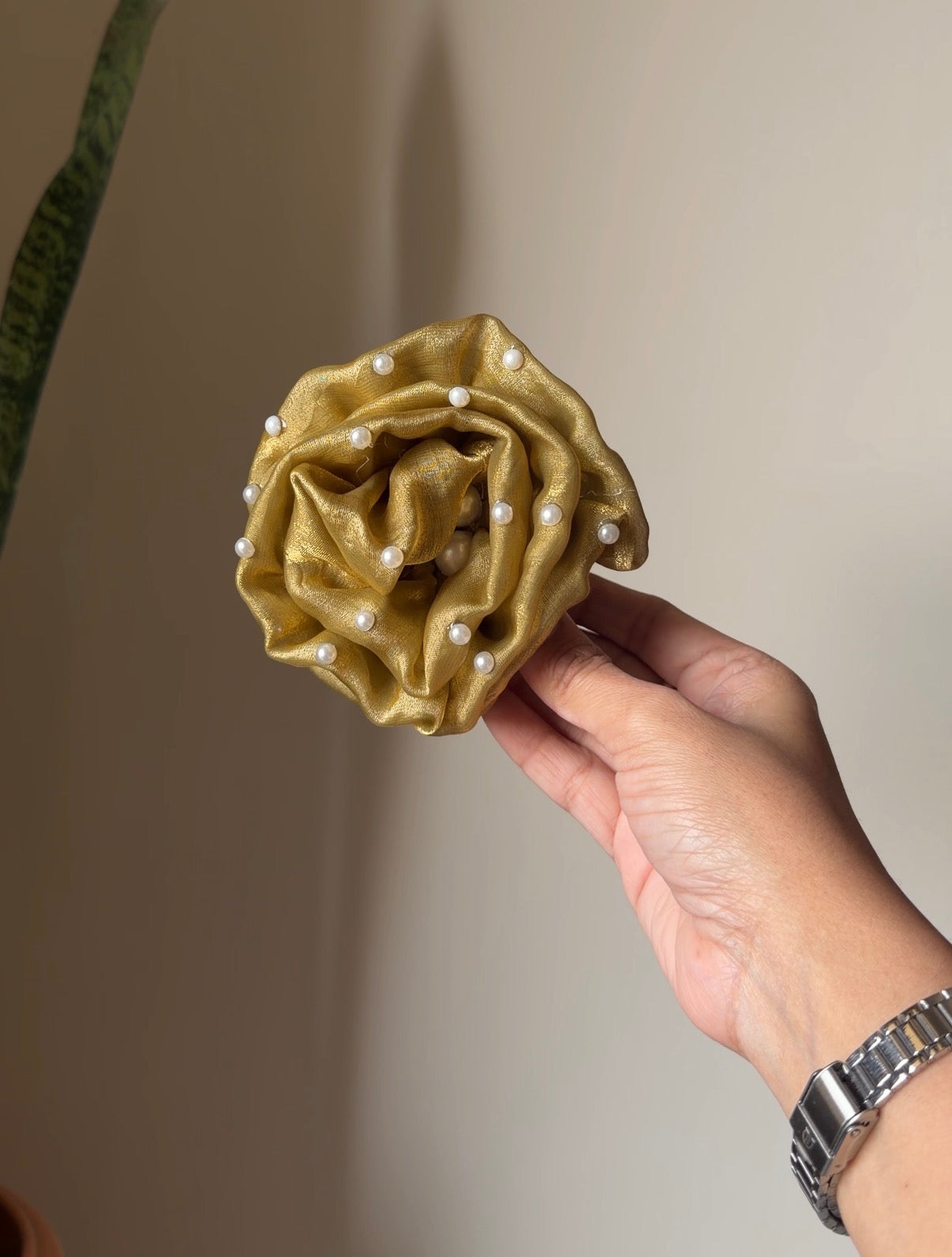 Phool Titli Clip Golden