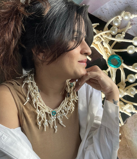 White Pearl story Neckpiece