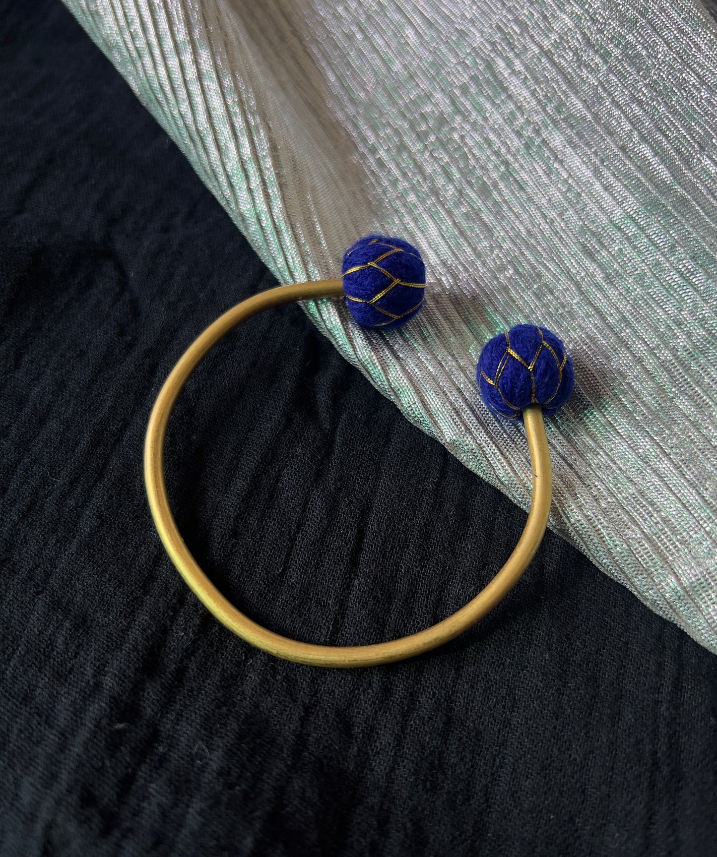 Blue मनका