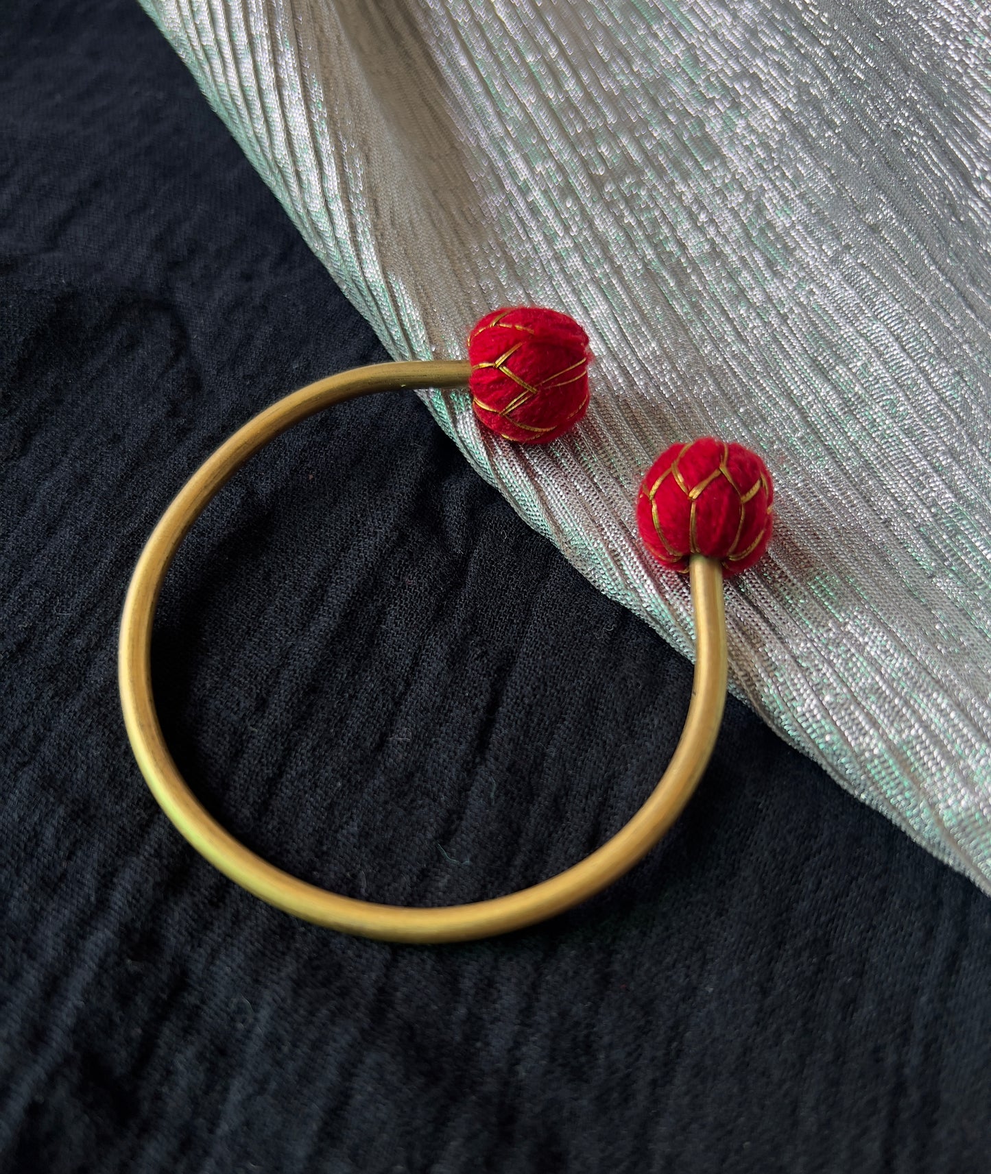 Red मनका