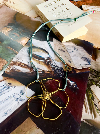 Lily Neckpiece